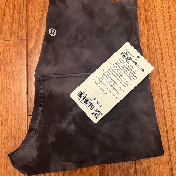 NWT Lululemon diamond dye align size 4, 25” - Picture 2 of 5